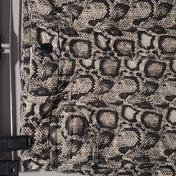 Good American sz 2 Good Legs snake print jeans sz 25 WJ41 - Picture 2 of 8